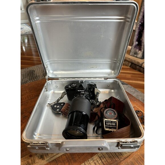 Nikon FM 35mm Film SLR Camera Black Body Vivitar Series 1 70-210mm F/3.5 Lens